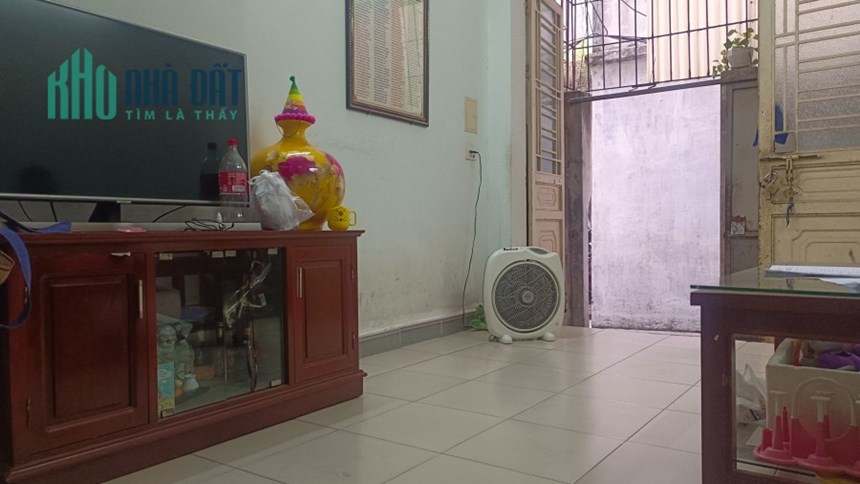 BÁN NHÀ NGUYỄN ĐƯC CẢNH NGAY BỜ HỒ GẦN NHÀ HÁT LỚN.