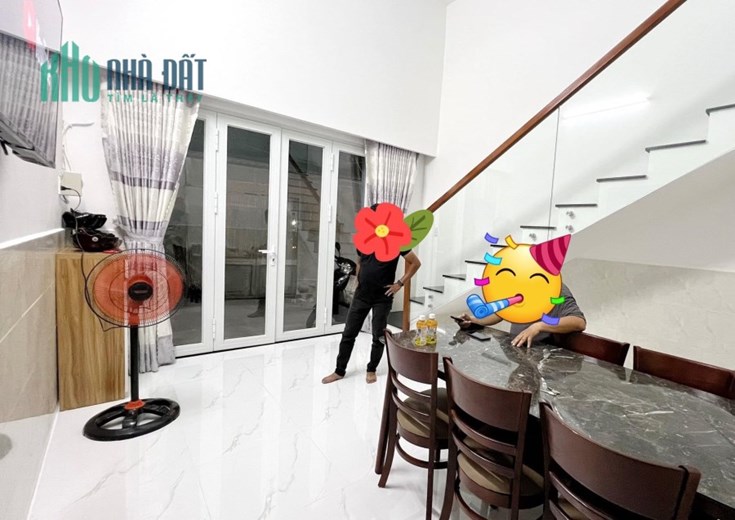 NHÀ KHU CHỢ VẢI PHÚ THỌ HOÀ- 4x15m- 2 TẦNG- HẺM XE HƠI - CHỈ 6.x TỶ