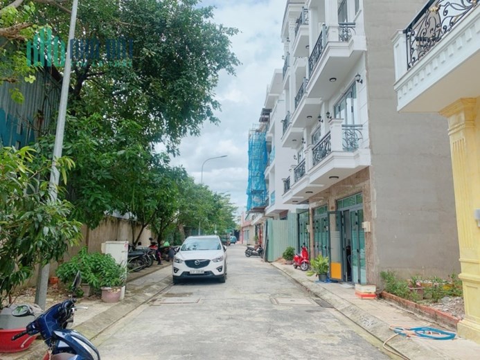 DƯỚI 5 TỶ CÓ NHÀ TRUNG TÂM QUẬN 11, ĐƯỜNG LÊ ĐẠI HÀNH - DT 45M2