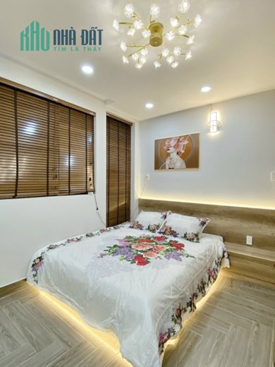 CỰC HÓT, GẤP BÁN GIẢM SÂU 800TR GIÁ MỚI 5 TỶ KHÁCH ƯNG LÀ CHỐT - HXH - 42M