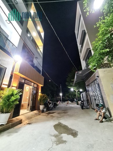 Nhà phố đường Huỳnh Tấn Phát, 4.45x11.5m, 4 tầng, giá 5.5 tỷ