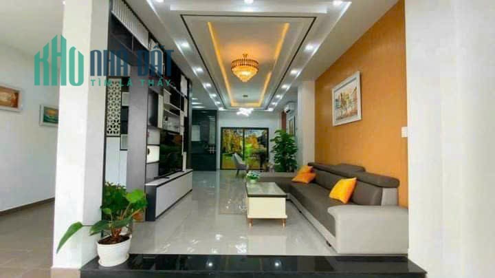 Nhà phố đường Huỳnh Tấn Phát, 4 tầng, đầy đủ nội thất, giá rẻ