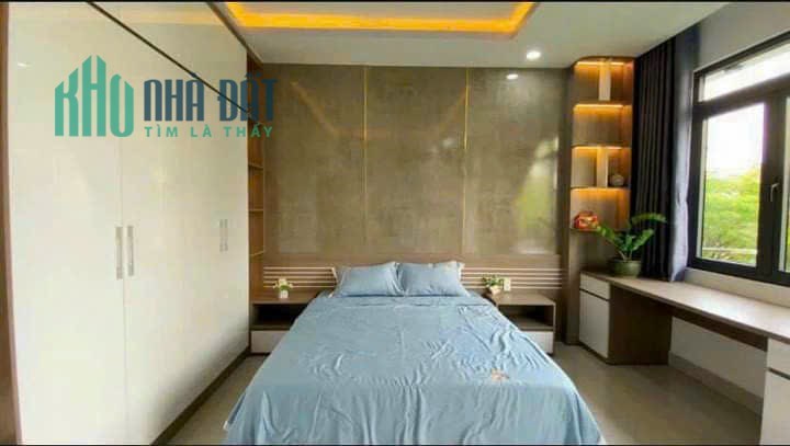 Nhà phố đường Huỳnh Tấn Phát, 4 tầng, đầy đủ nội thất, giá rẻ