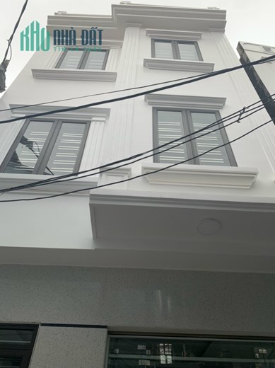 Bán nhà xây mới phố Hoàng Ngọc Phách 40m 4 tầng GIÁ 2.5 tỉ độc lập