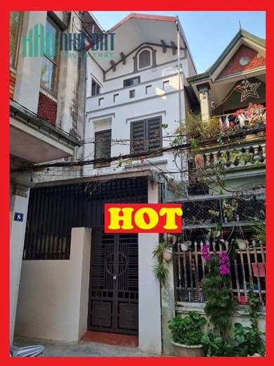 Bán gấp nhà phố Thư Trung, 60m 3 tầng sân cổng riêng GIÁ 2.5 tỉ