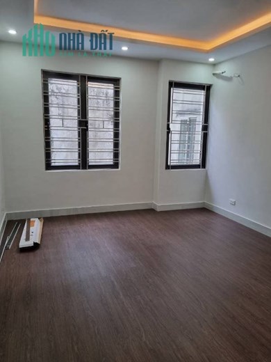 Bán gấp nhà phố Thư Trung, 60m 3 tầng sân cổng riêng GIÁ 2.5 tỉ