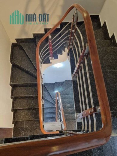 Bán gấp nhà phố Thư Trung, 60m 3 tầng sân cổng riêng GIÁ 2.5 tỉ