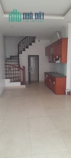 Bán nhà Ngọc Trì,Long Biên 5 tầng,36m2,oto tránh,vỉa hè giá hơn 4 tỷ