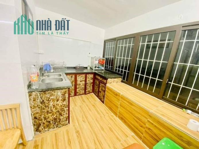 Bán Căn Hộ Chung Cư 26 Phố Nguyên Hồng  Đống Đa 90m2, 4 phòng ngủ, 2 wc, nội thất đầy đủ,  giá chào