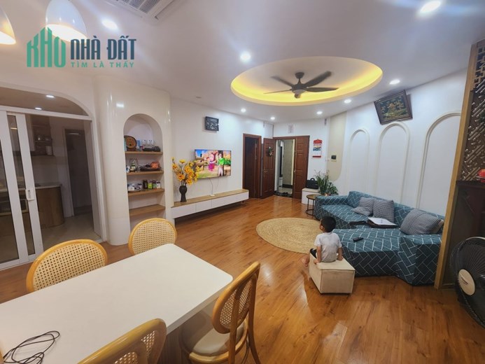 (KHÓ KIẾM ) Bán chung cư quận Cầu Giấy 173 Xuân Thủy 110m 3PN tặng NT view thoáng mát
