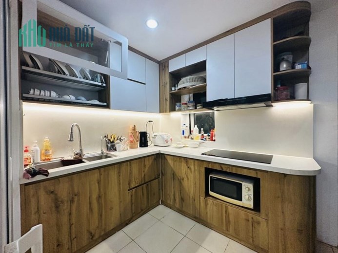 (KHÓ KIẾM ) Bán chung cư quận Cầu Giấy 173 Xuân Thủy 110m 3PN tặng NT view thoáng mát