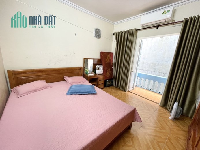 BÁN NHÀ VŨ CHÍ THẮNG 4 TẦNG DÂN XÂY GIÁ CHỈ HƠN TỶ..