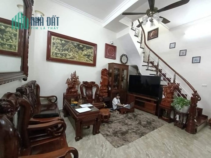 LÔ GÓC NGÕ THÔNG ÔTÔ SÁT NHÀ 50M RA MẶT PHỐ MINH KHAI 51M2 5.7 TỶ