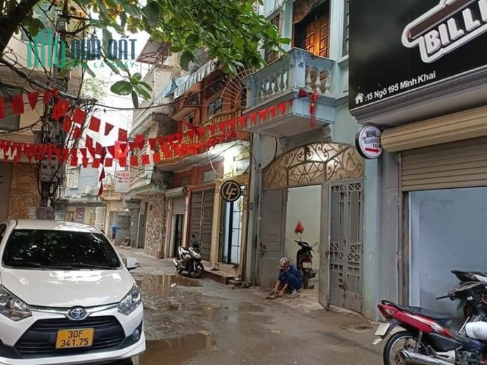 LÔ GÓC NGÕ THÔNG ÔTÔ SÁT NHÀ 50M RA MẶT PHỐ MINH KHAI 51M2 5.7 TỶ