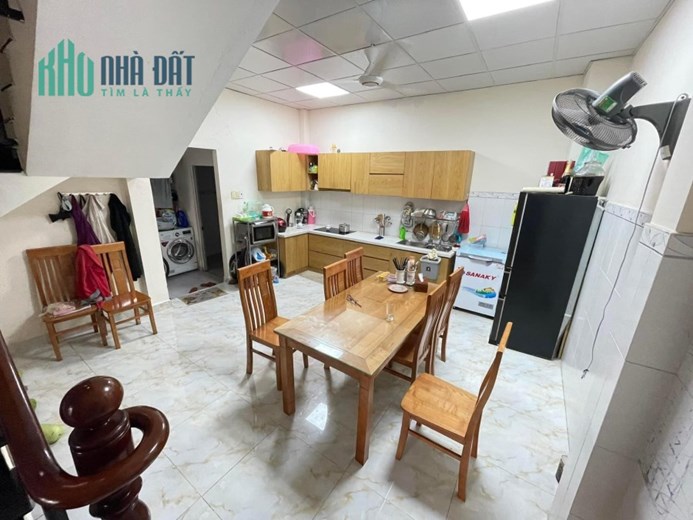 Bán nhà đẹp 3 tầng,BTCT,Có 4PN,5WC,Hẻm xe hơi,Trần Xuân Soạn Phường Tân Hưng Quận 7