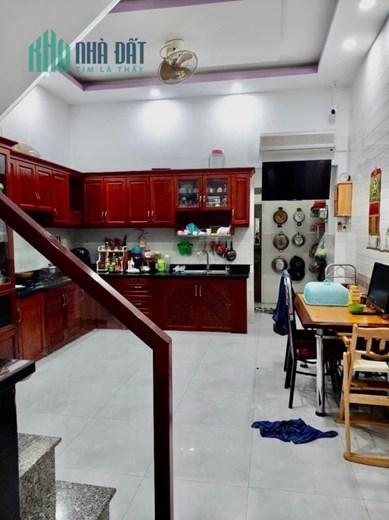 Bán gấp nhà hẻm 6m ngay Gò Dầu quận Tân phú 4.5 x 14- 4T BTCT hơn 6 tỷ TL
