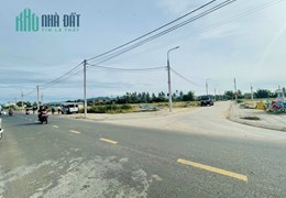 Đất đấu giá kề quảng trường Đông Hòa, Phú Yên. Sổ sẵn, giá 1 tỷ 79. Thu hồi vốn.