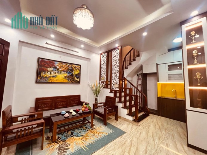 Cách 1 nhà ra ô tô, phân lô, dân trí cao bán nhà Phương Mai