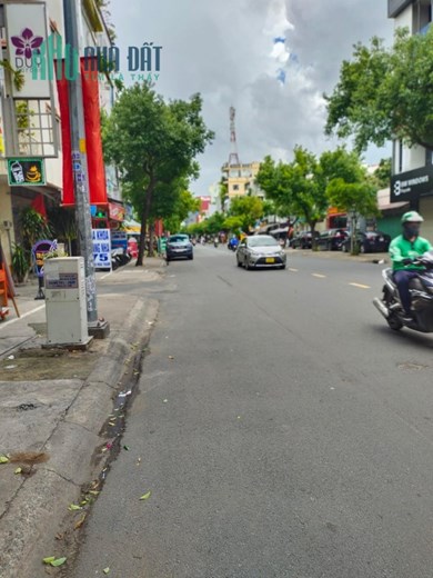Bán nhà 2 Mặt tiền Hoàng Hoa Thám - Phan Đăng Lưu, DT: 5/11x14m, 5 tầng, giá 28.9 tỷ