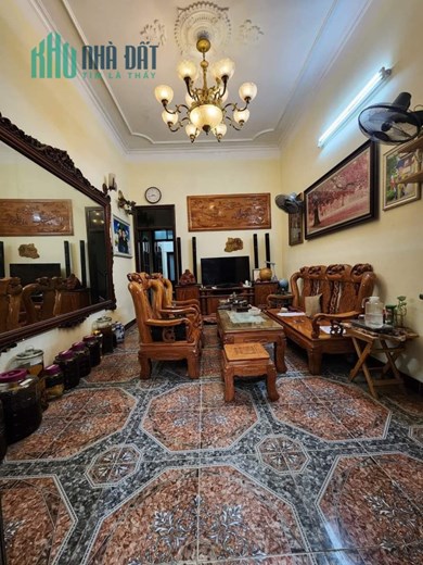 Bán Nhà Nguyễn Sơn,30m, 5 tầng, ô tô dừng đỗ sát nhà, ô tô tránh, hơn 3 tỷ.