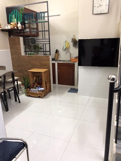CÁCH MẠNG THÁNG TÁM -36m2 - QUẬN 10, HẺM XE HƠI ĐỖ CỬA, NHÀ ĐẸP 3 TẦNG BTCT, NHỈNH 5 TỶ TL