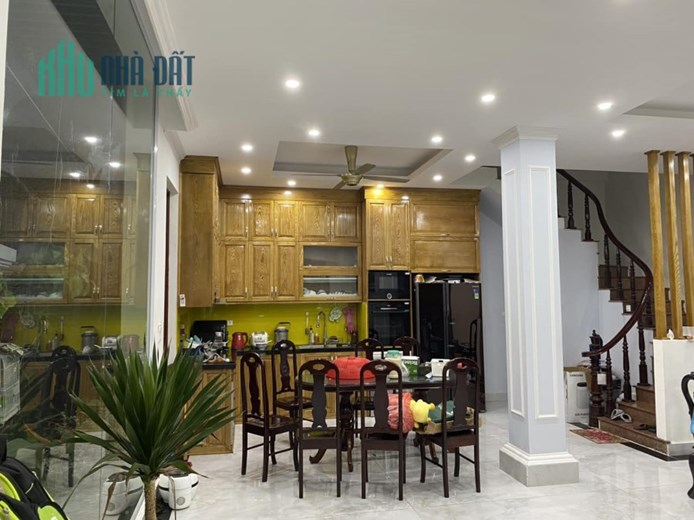 Bán nhà Ngõ 97 Khương Trung, sát phố, gara, nở hậu, mặt tiền rộng, 68m*5T, chỉ 9.2 tỷ