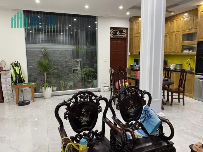 Bán nhà Ngõ 97 Khương Trung, sát phố, gara, nở hậu, mặt tiền rộng, 68m*5T, chỉ 9.2 tỷ