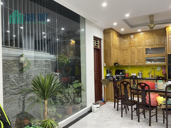 Bán nhà Ngõ 97 Khương Trung, sát phố, gara, nở hậu, mặt tiền rộng, 68m*5T, chỉ 9.2 tỷ