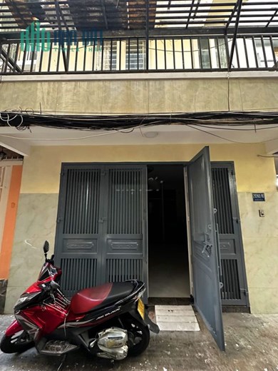 Nhà cho thuê thích hợp buôn bán hoặc ở đường Nguyễn Trãi- Q1