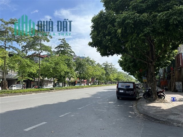 Bán đất Ngô Gia Tự, Long Biên 60m giá 3,xx tỷ ô tô vào đất lô góc kinh doanh giá tốt.