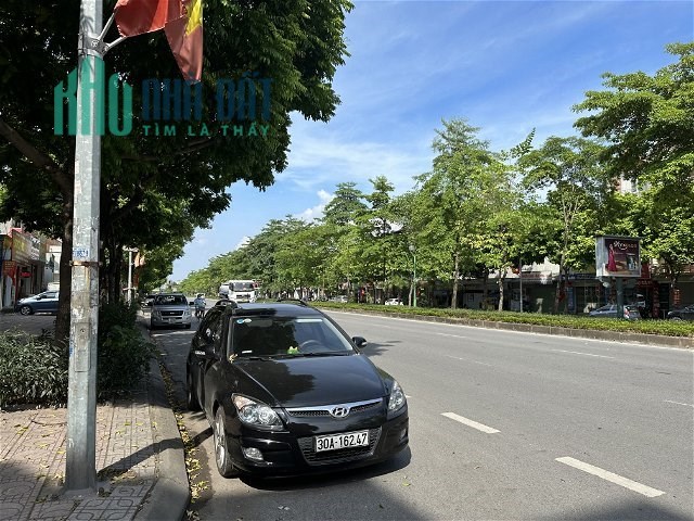 Bán đất Ngô Gia Tự, Long Biên 60m giá 3,xx tỷ ô tô vào đất lô góc kinh doanh giá tốt.