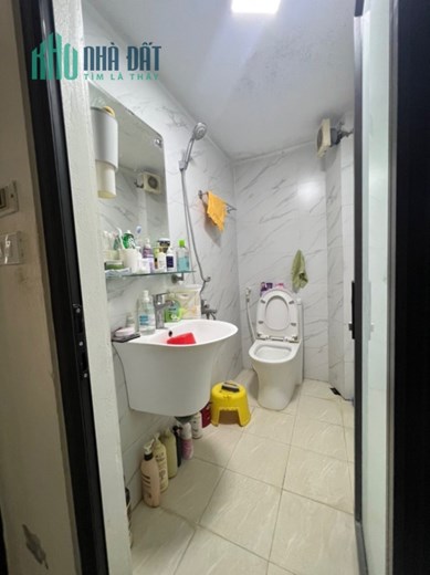 Bán nhà khu ga Hàng Cỏ 30m2 6 tầng, ngõ nông, gần phố, gần oto, thoáng vĩnh viễn, 4 tỷ