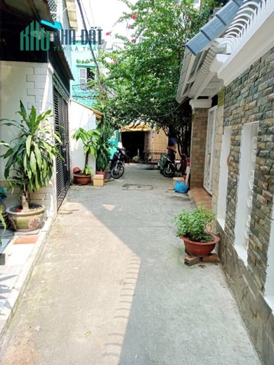 Nhà bán 3 Tầng hẻm 166 đường Dương Bá Trạc P2Q8 - Giá 5 Tỷ 8