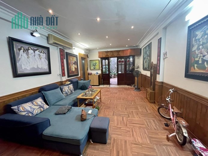 Bán ngôi nhà 6 tầng, thang máy phố Tây Sơn, 120m, 2 thoáng, gần hồ thoáng mát.