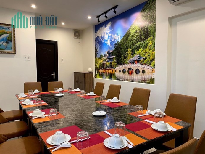 CHIÍNH CHỦ CẦN SANG NHƯỢNG LẠI QUÁN ĂN NẰM NGAY TRUNG TÂM QUẬN 1