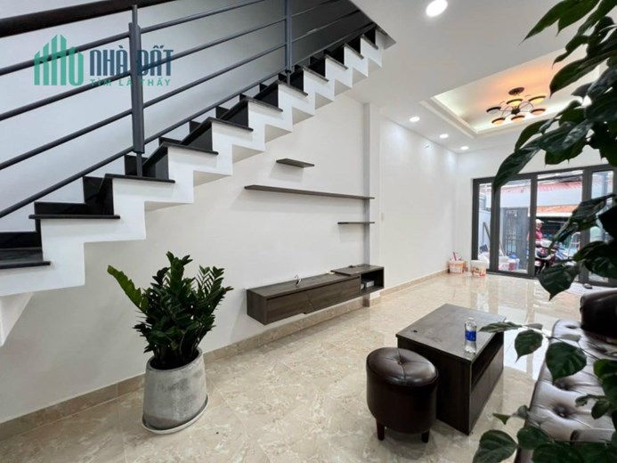 NHÀ TRẦN XUÂN SOẠN, Q.4, HẼM 3,5M, 60 M2, 3 TẦNG,  6,1 TỶ.