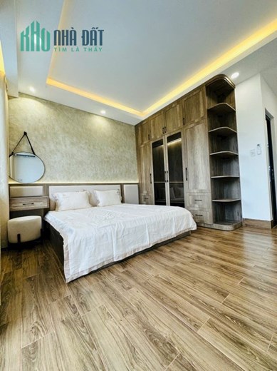 NGUYỄN VĂN NGHI – HẺM XE HƠI – 5 TẦNG – 6 PHÒNG NGỦ LỚN