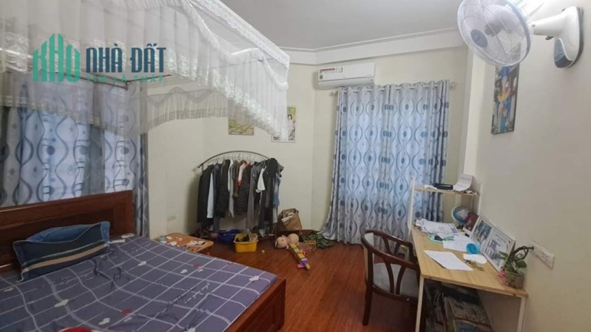 Bán nhà Ô Cách Ngô Gia Tự Long Biên 35m2 4T Mt 4m 4Pn gần Oto Nhỉnh 2.9 tỷ