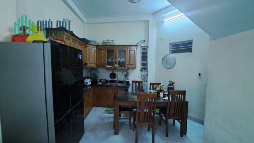 Bán nhà Ô Cách Ngô Gia Tự Long Biên 35m2 4T Mt 4m 4Pn gần Oto Nhỉnh 2.9 tỷ