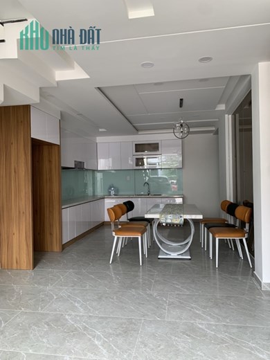 LÊ QUANG ĐỊNH – HẺM XE HƠI – 5 TẦNG – 6 PHÒNG NGỦ LỚN