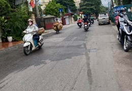 Bán đất mặt phố Nguyên Hồng, quận Ba Đình - Diện tích 110m2, mặt tiền 7.5m, nhà cấp 4 - Giá 40 tỷ.