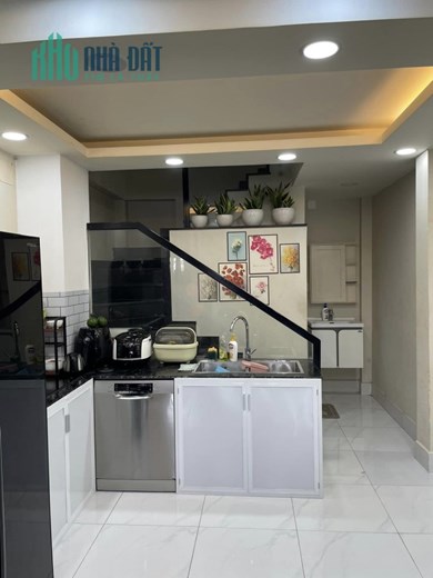 Bán nhà mặt tiền Phạm Ngọc Thảo, Tân Phú, sát Tân Bình, 38m2, 4 tầng 3PN, chỉ 3.7 tỷ TL