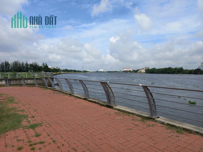 Bán BIỆT THỰ QUỐC LỘ 13 Phường Hiệp Bình Phước Tp.T.Đức, view sông, Đường XE TĂNG, giá giảm còn