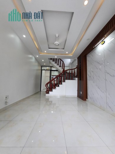 Bán nhà mặt ngõ Kiều Sơn, ô.tô đỗ cửa 24h, 61m 3 tầng GIÁ 3.2 tỉ