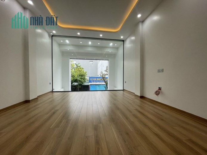 Bán nhà mặt đường Khúc Thừa Dụ 4 tầng có Thang Máy giá 6.88 tỉ cực đẹp