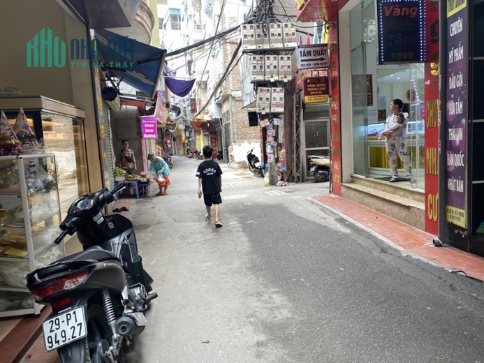CẦN BÁN NHÀ MẶT NGÕ CHỢ KINH DOANH SẦM UẤT - GIÁ BẤT CHẤP ĐẦU TƯ