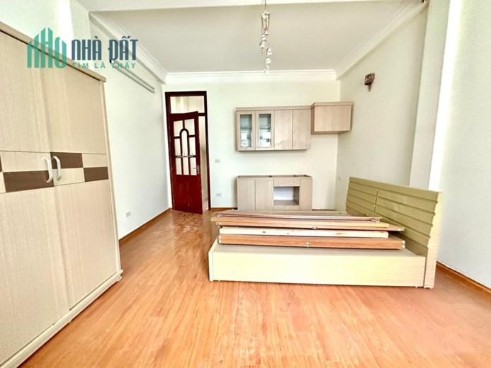 PHỐ YÊN HOÀ - NHÀ ĐẸP - GẦN PHỐ- 2 THOÁNG - DT 42M , MT 4M - GIÁ 5,1 TỶ