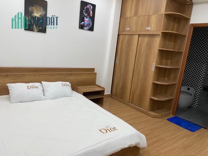Siêu Hiếm! Tòa căn hộ đường Duy Tân, Hải Châu, Mặt tiền 6m, nở hậu, Dòng tiền 400 Tr/n. Còn mới.