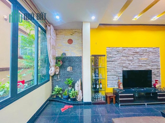 CẦU GIẤY - NHÀ ĐẸP - GẦN PHỐ - YÊN TĨNH - Ở SƯỚNG - DT 46M x 5T, MT 4,2M GIÁ NHỈNH 6 TỶ