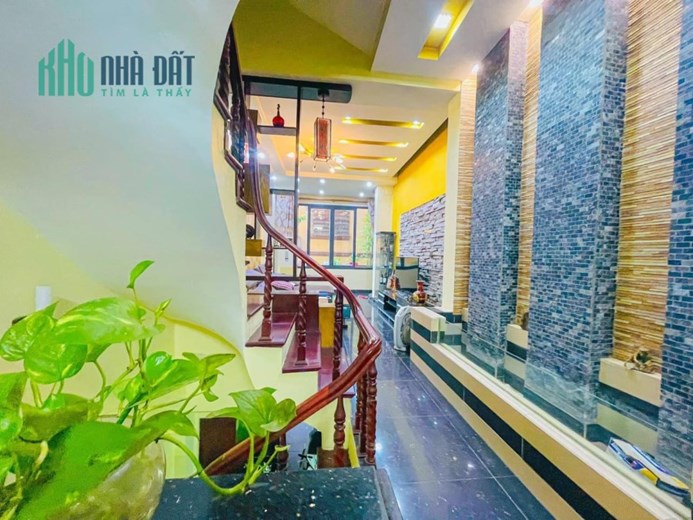 CẦU GIẤY - NHÀ ĐẸP - GẦN PHỐ - YÊN TĨNH - Ở SƯỚNG - DT 46M x 5T, MT 4,2M GIÁ NHỈNH 6 TỶ